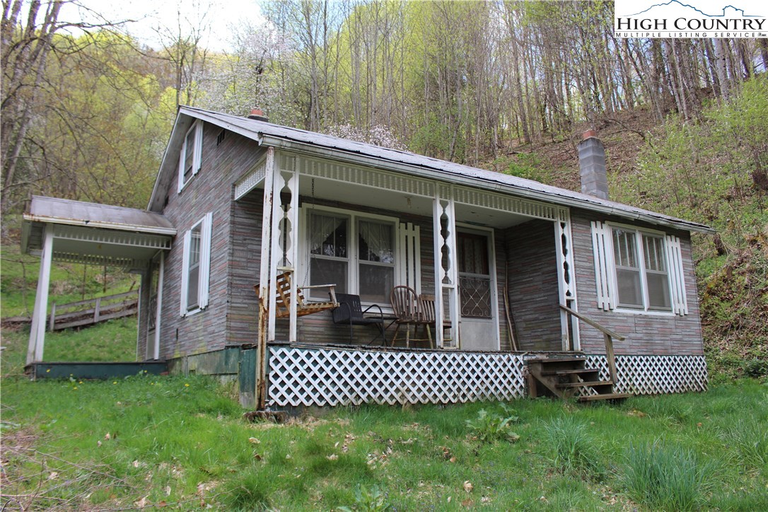 923 East Big Springs Road Lansing, NC 28643 - Photo 10 of 16 Gallery Image 10