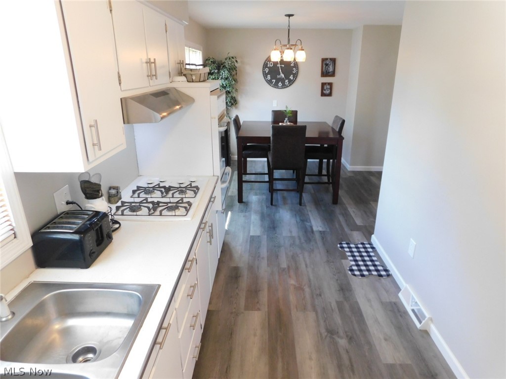 17319 Shurmer Road Strongsville, OH 44136 - Photo 4 of 26 Gallery Image 4