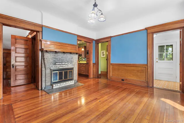 $949,000 | 230 Van Cortlandt Park Avenue, Yonkers, NY 10705