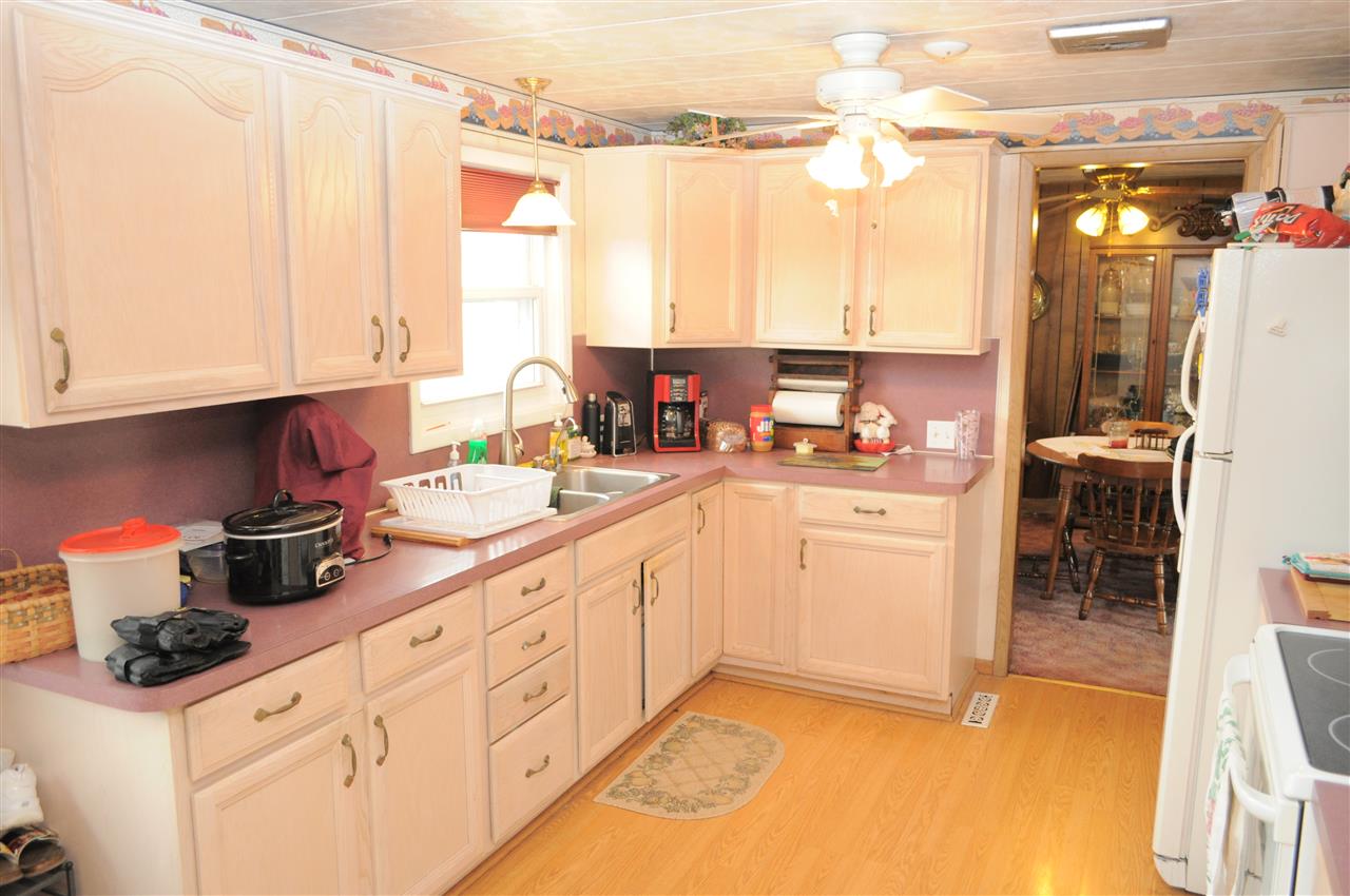 7640 West Gary Road Chesaning, MI 48616 - Photo 3 of 14 31381296-2.JPG