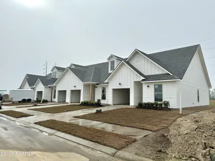 $241,999 | 109 Maplebrook, Youngsville, LA 70592