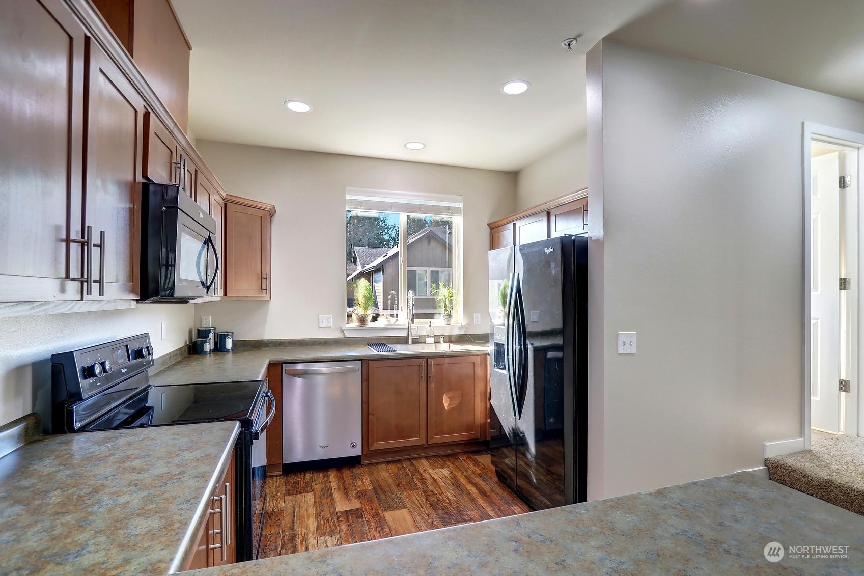 1900 Weaver Road, Unit G102 Snohomish, WA 98290 - Photo 2 of 17 Gallery Image 2
