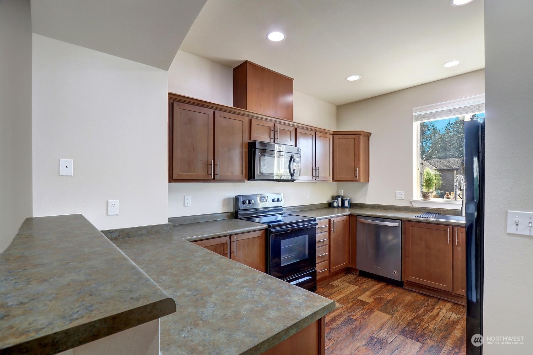 1900 Weaver Road, Unit G102 Snohomish, WA 98290 - Photo 3 of 17 Gallery Image 3