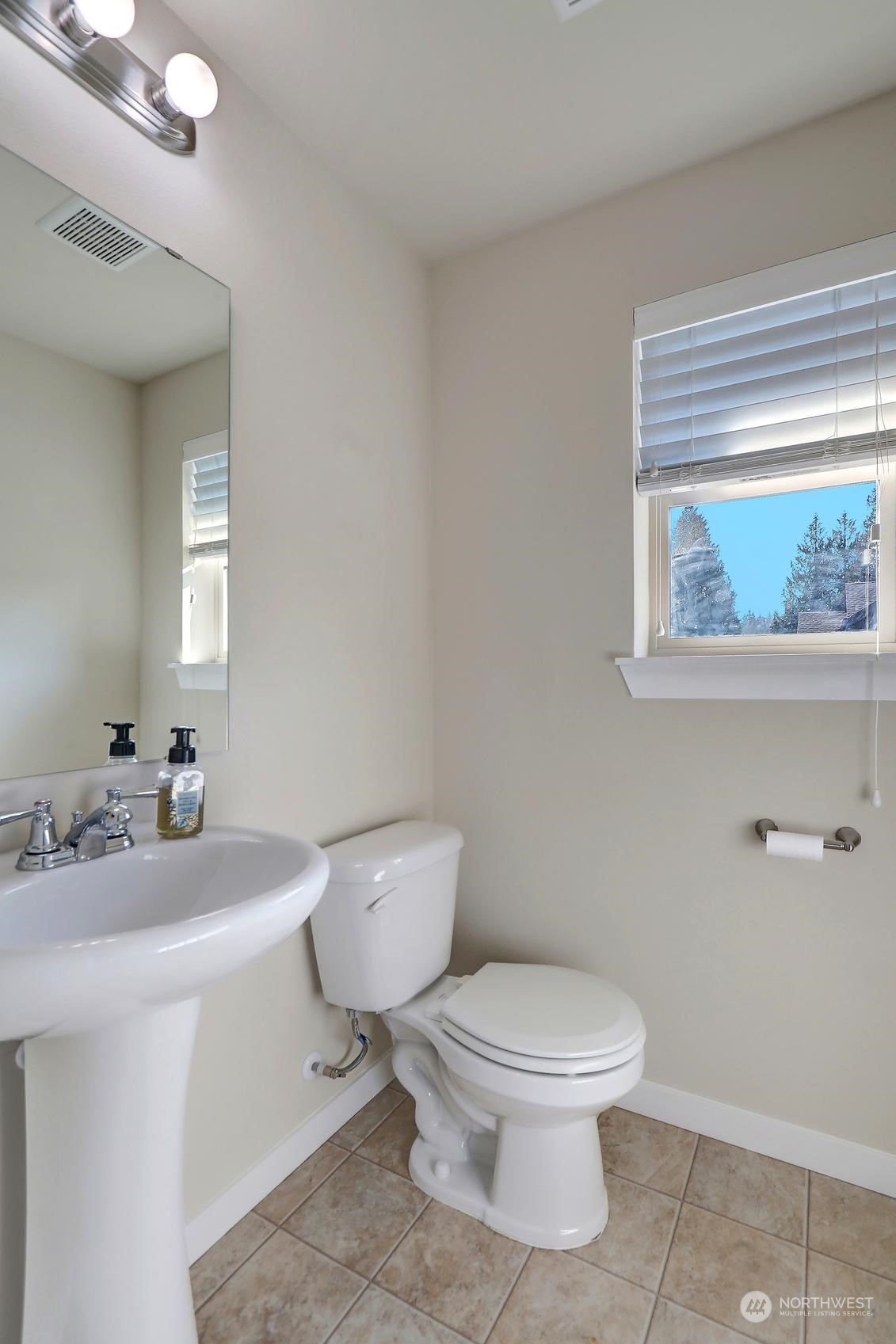 1900 Weaver Road, Unit G102 Snohomish, WA 98290 - Photo 7 of 17 Gallery Image 7