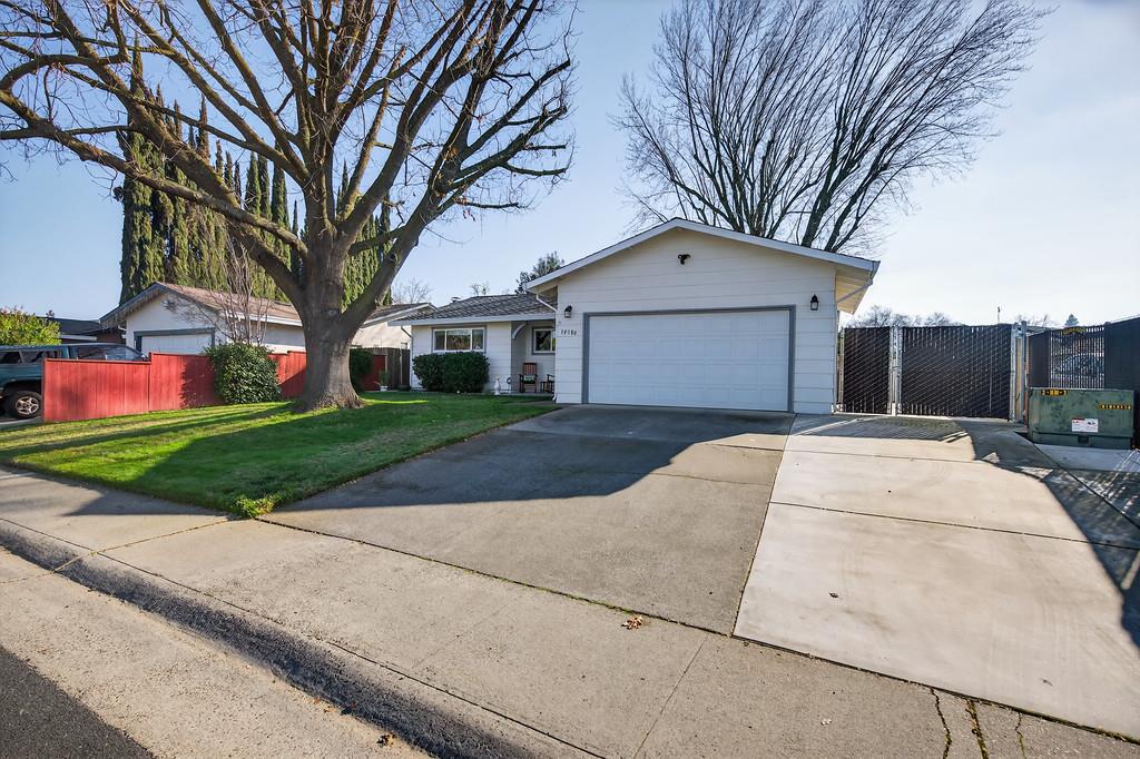 10580 Milazzo Way Rancho Cordova, CA 95670 - Photo 2 of 40