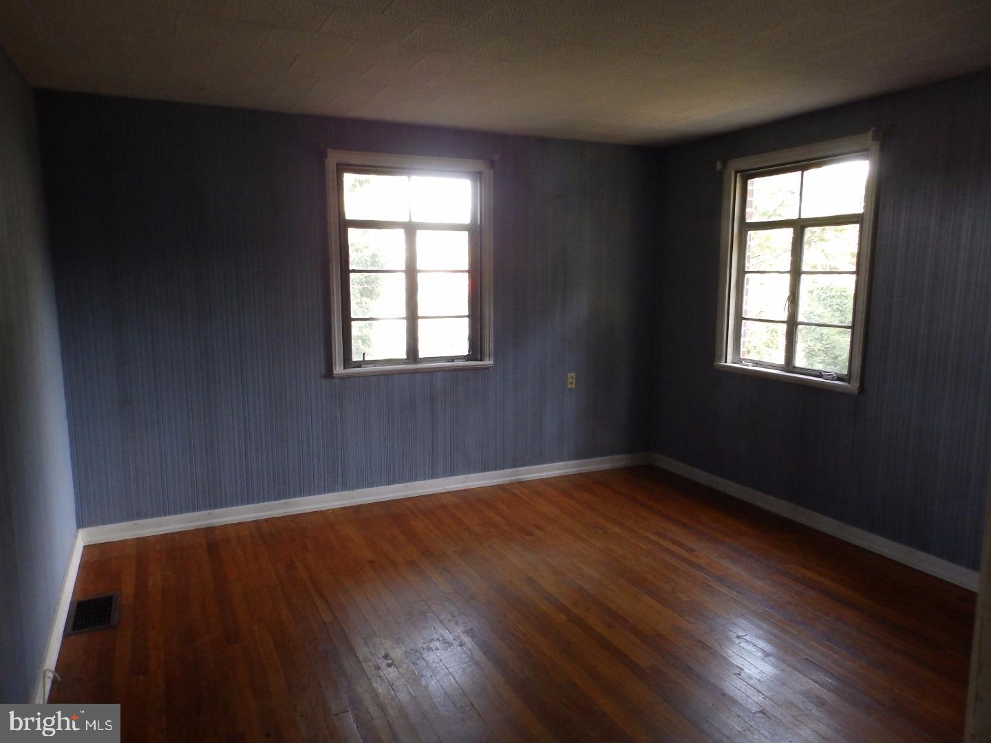 1082 Berkley Road Gibbstown, NJ 08027 - Photo 13 of 21 Gallery Image 13
