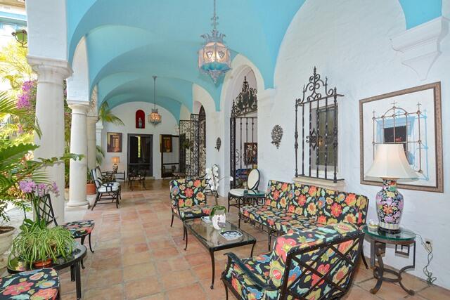 Undisclosed Address Palm Beach, FL 33480 - Photo 28 of 33 Foyer