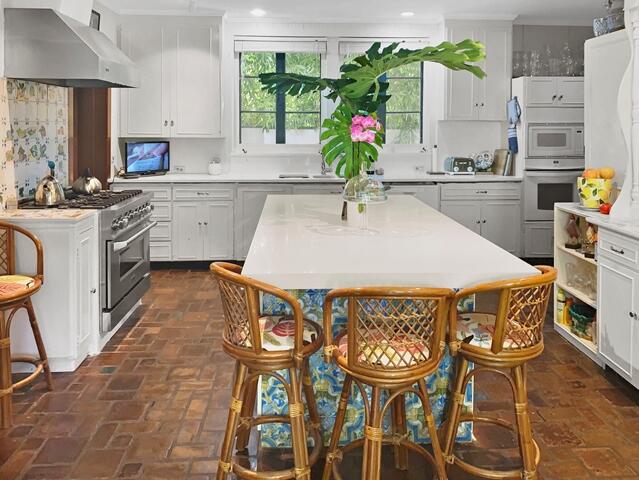 Undisclosed Address Palm Beach, FL 33480 - Photo 7 of 33 Kitchen