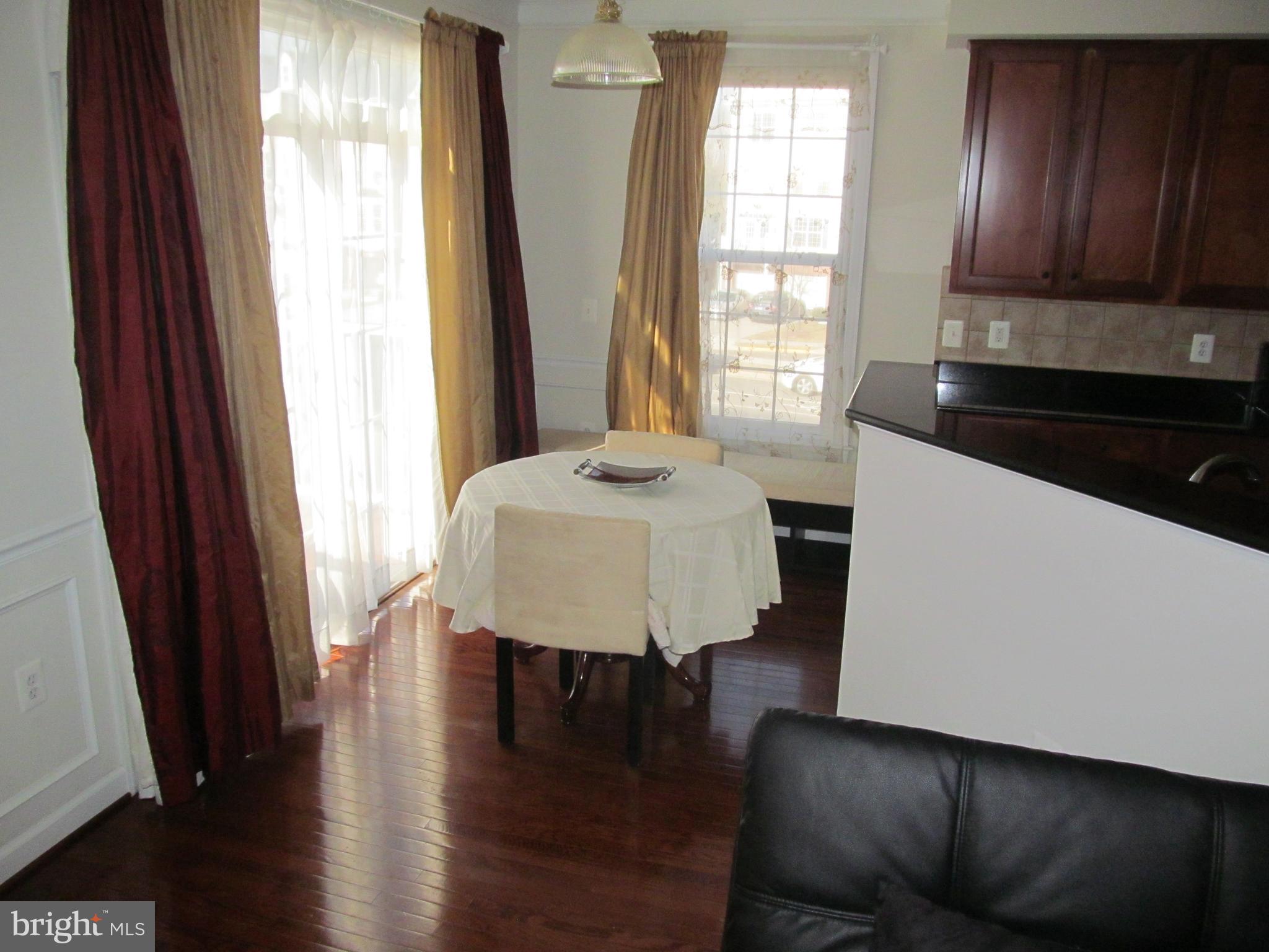 2511 Pascal Place Herndon, VA 20171 - Photo 7 of 30 Living room dining room area