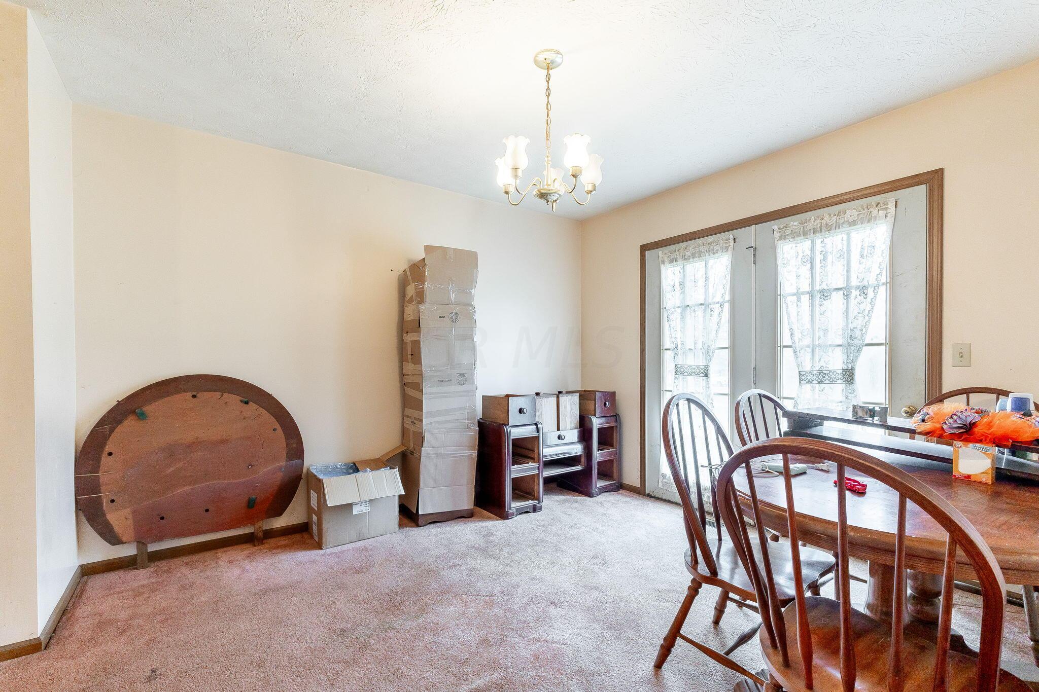487 Meadow Lane Springfield, OH 45505 - Photo 17 of 58 487 Meadow Ln (Interior)-8