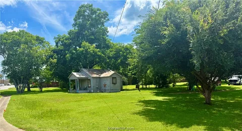 $125,000 | 1202 West W Highway West, Caldwell, TX 77836
