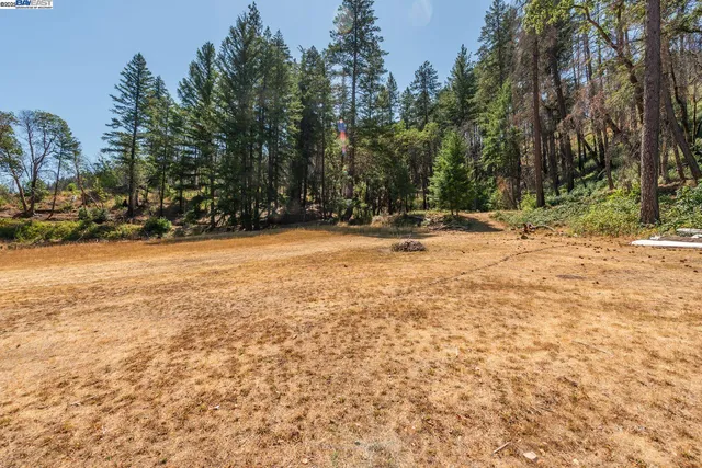 a view of a house with a outdoor space