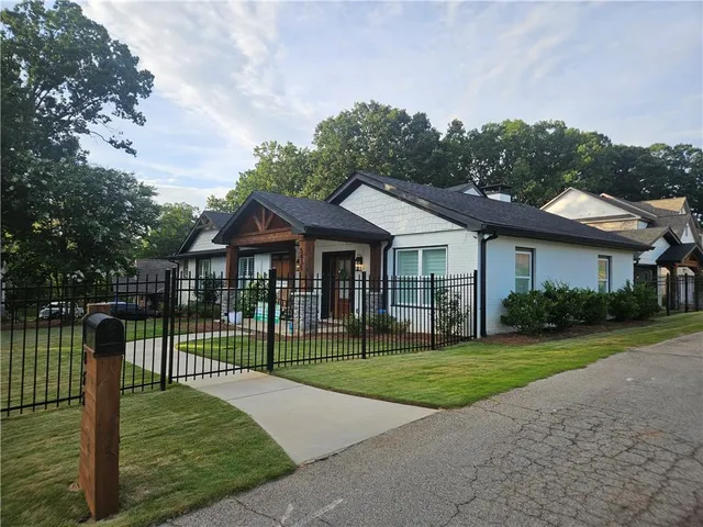 $835,000 | 5435 Shadburn Ferry Road, Buford, GA 30518