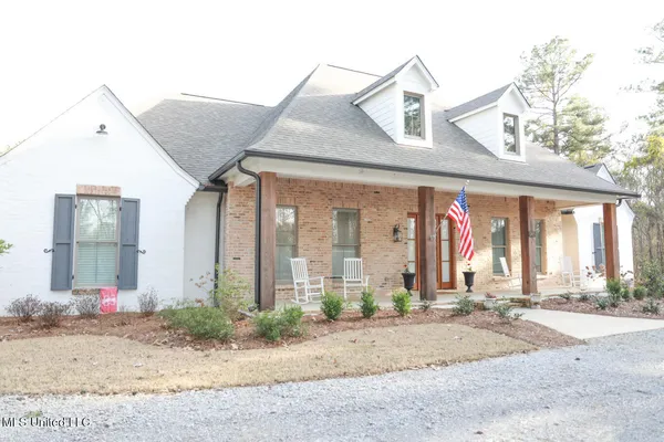 $739,000 | 545 12 Oaks Trace, Canton, MS 39046