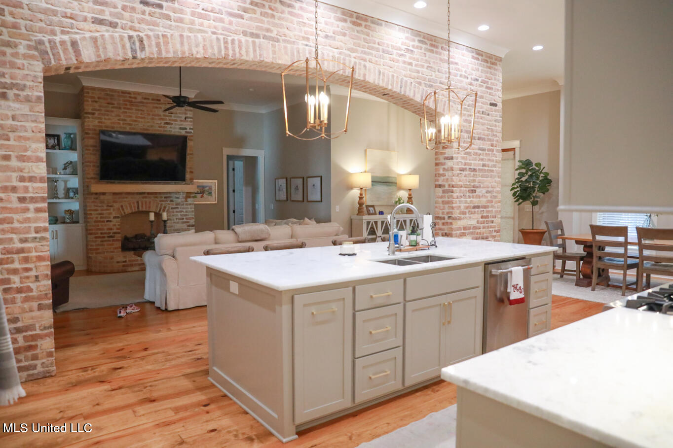 545 12 Oaks Trace Canton, MS 39046 - Photo 6 of 44 545 12 Oaks Trace-10