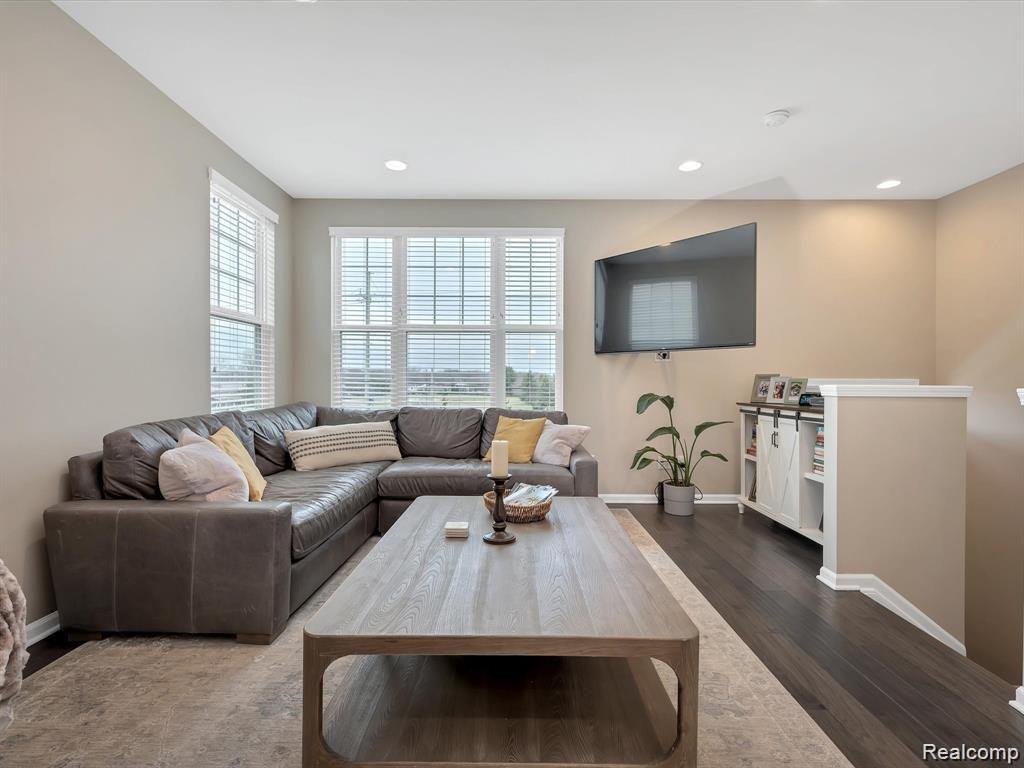 2594 Helmsdale Circle Rochester Hills, MI 48307 - Photo 8 of 28