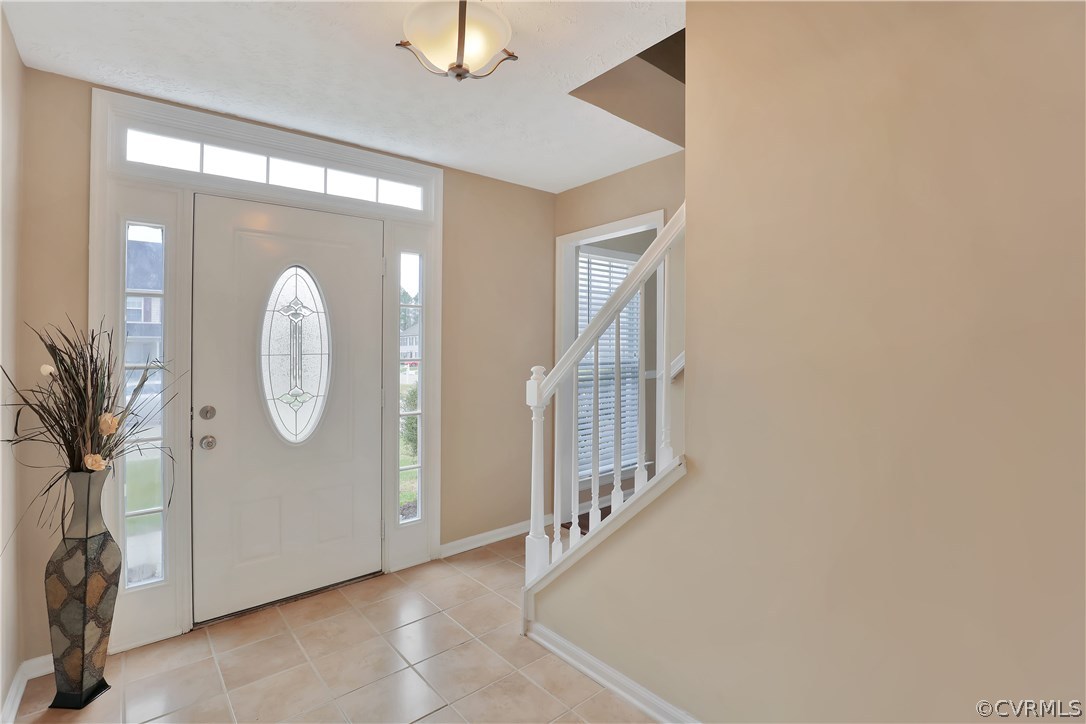 16701 Amherst Ridge Court Colonial Heights, VA 23834 - Photo 4 of 27 Gallery Image 4