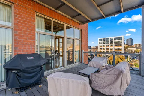 $1,220,000 | 541 East Erie Street, Unit 302, Milwaukee, WI 53202