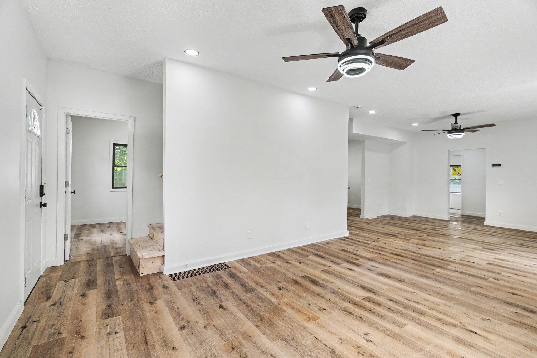 142 Rook Street Battle Creek, MI 49014 - Photo 7 of 35 006_file_4937