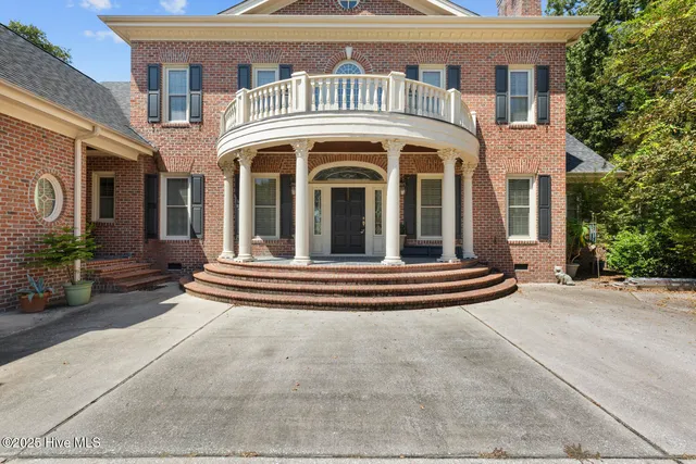 $740,000 | 246 River Ridge Drive, Wallace, NC 28466