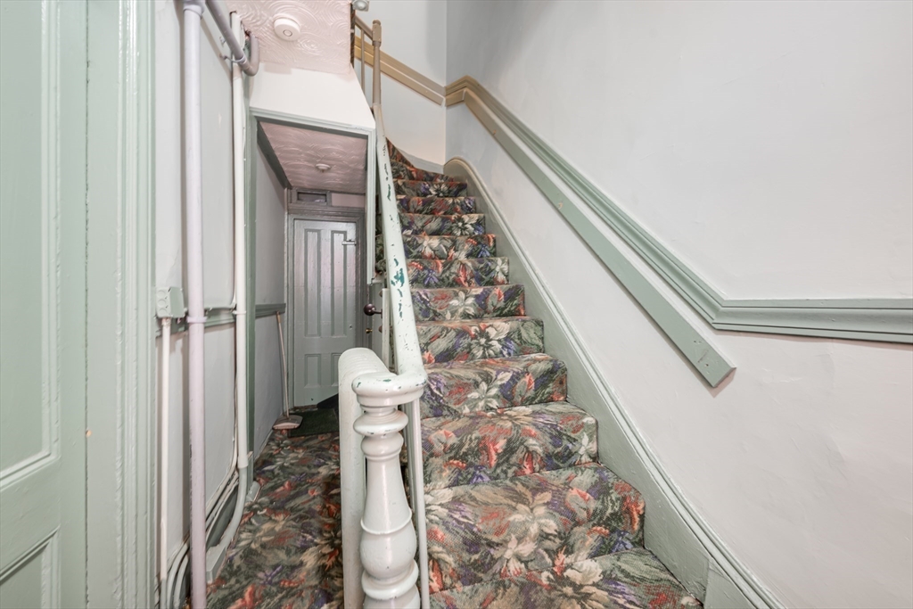 6 Goodwin Place, Unit B Boston, MA 02114 - Photo 11 of 16