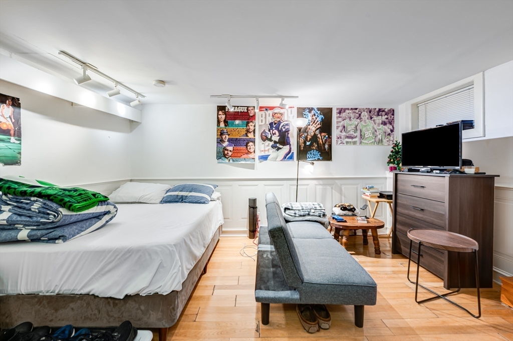 6 Goodwin Place, Unit B Boston, MA 02114 - Photo 7 of 16