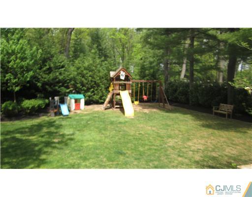 35 Clive Hills Road Edison, NJ 08820 - Photo 17 of 20