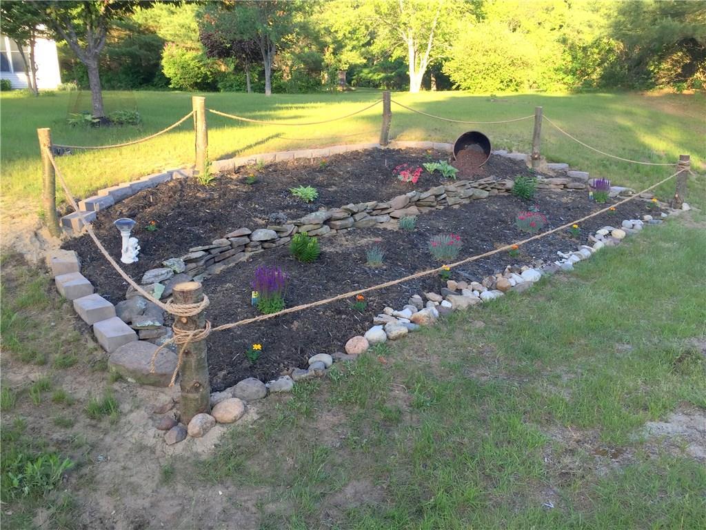 8 Twin Pond Road Topsham, ME 04086 - Photo 3 of 34 Front garden, no snow!!
