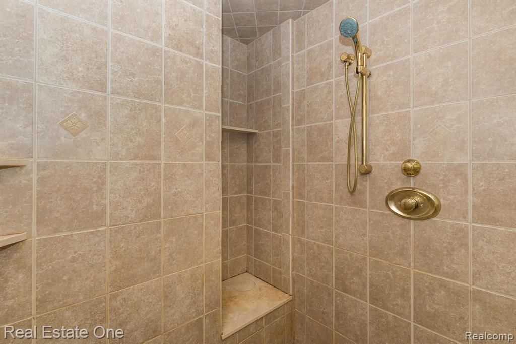 1784 Blue Grass Drive Rochester Hills, MI 48306 - Photo 40 of 72