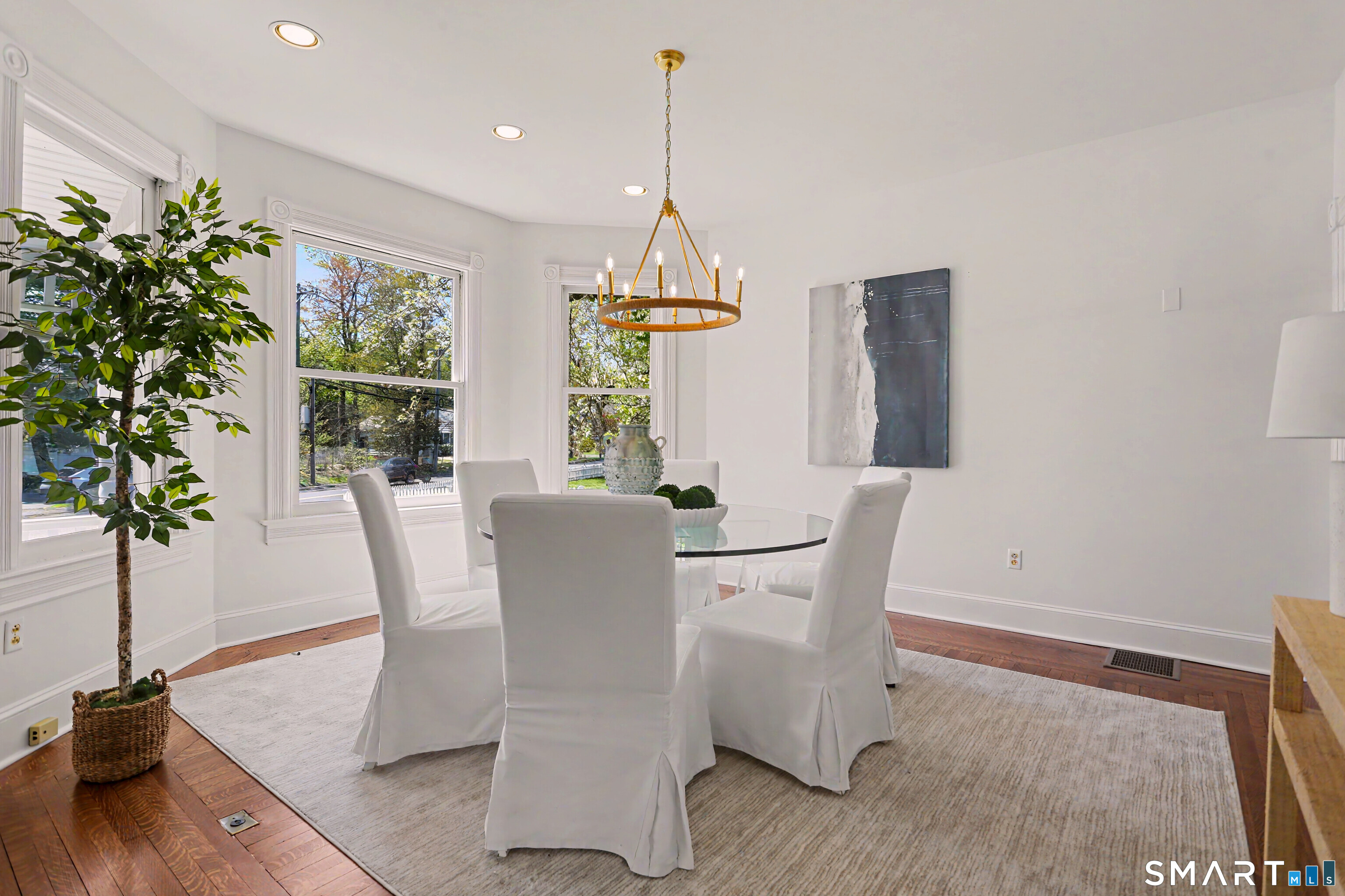 462 Riverside Avenue Westport, CT 06880 - Photo 6 of 36 Dining room