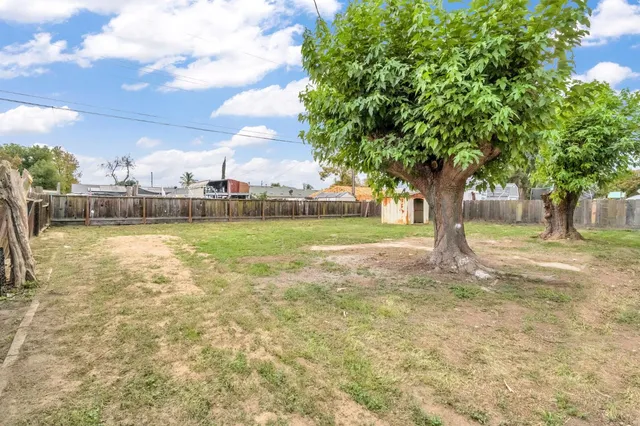 $365,000 | 8623 East Dinuba Avenue, Selma, CA 93662