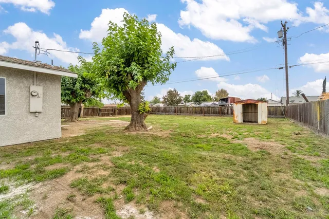 $365,000 | 8623 East Dinuba Avenue, Selma, CA 93662