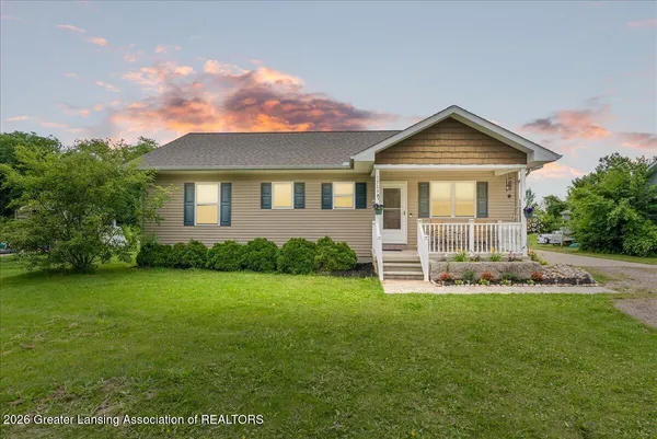 $279,900 | 1523 South Lansing Street, St. Johns, MI 48879