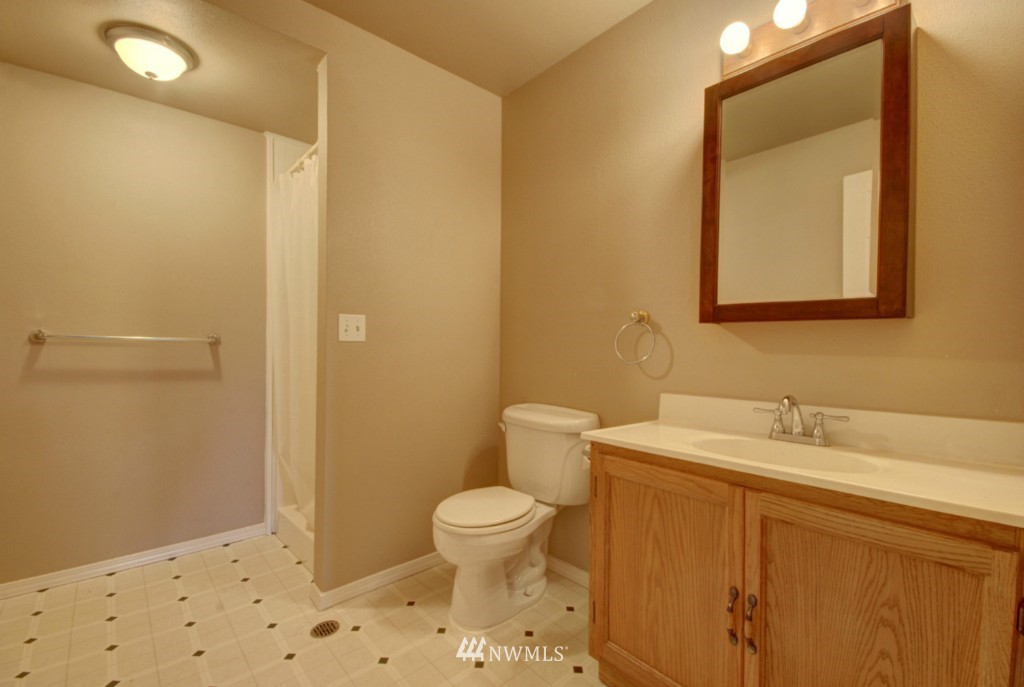 4128 Jones Road Oak Harbor, WA 98277 - Photo 12 of 15 Gallery Image 12