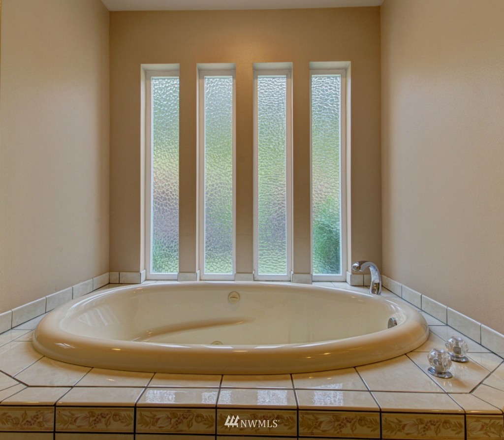 4128 Jones Road Oak Harbor, WA 98277 - Photo 8 of 15 Gallery Image 8