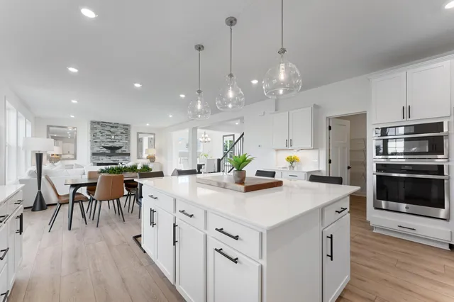 $850,695 | 8887 Binder Way, St. Paul, MN 55129