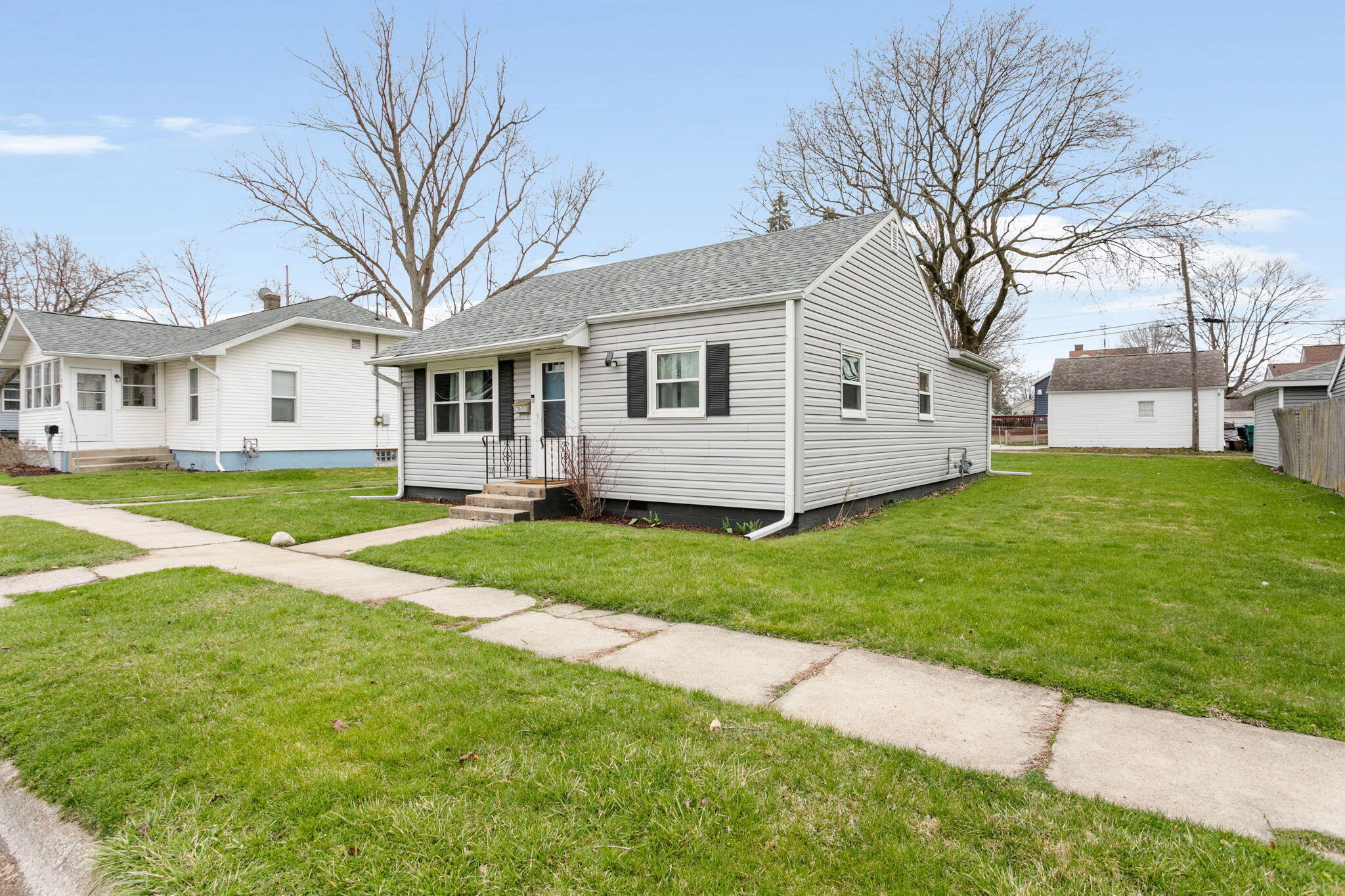 1104 Rumely Street La Porte, IN 46350 - Photo 3 of 30 2048x1365