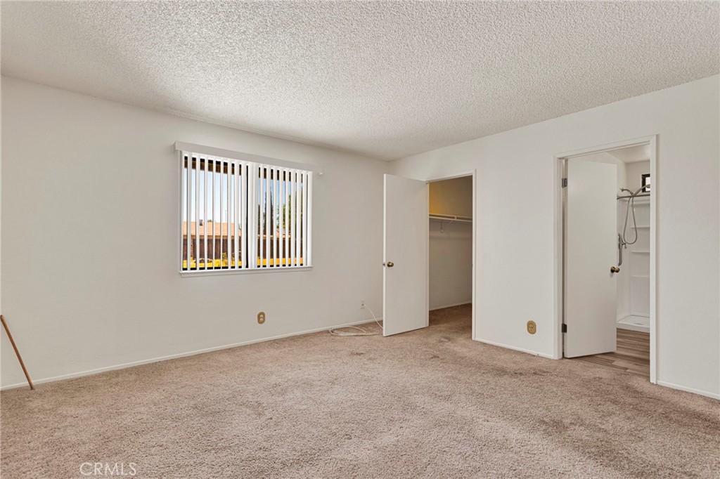 14475 Pioneer Road Apple Valley, CA 92307 - Photo 19 of 32 Primary Bedroom