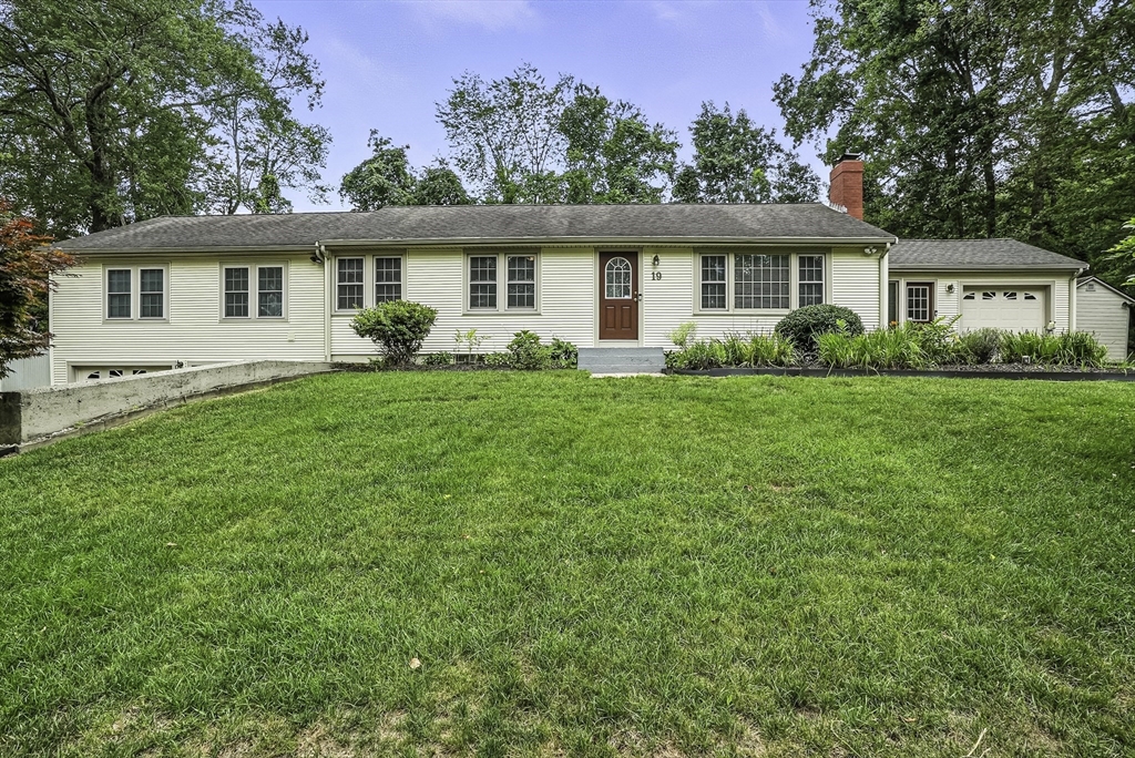 19 Chestnut Hill Road Northborough, MA 01532 - Photo 1 of 14 Gallery Image 1