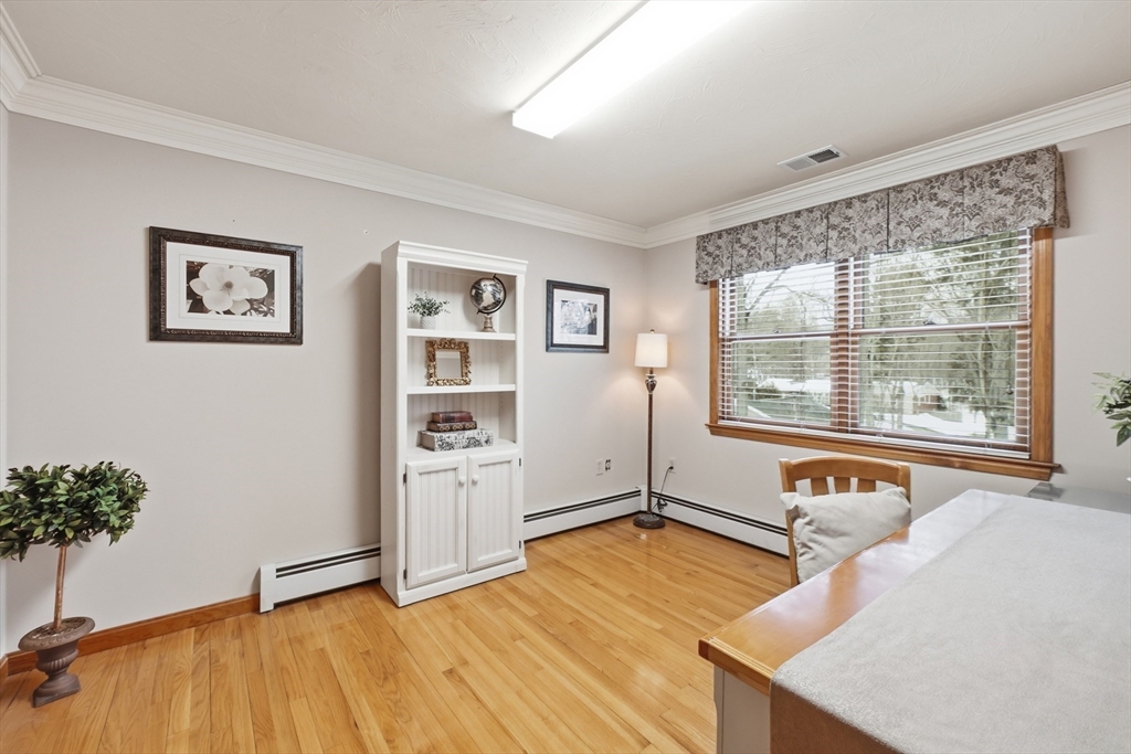 28 Nonquit Street Worcester, MA 01604 - Photo 14 of 42