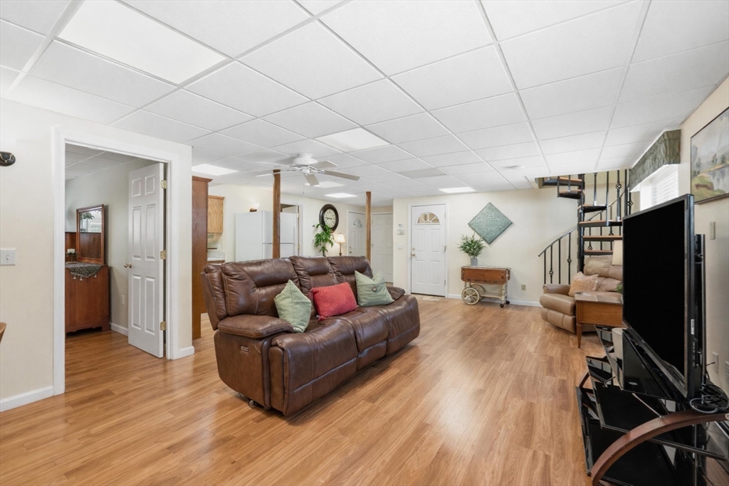 28 Nonquit Street Worcester, MA 01604 - Photo 19 of 42