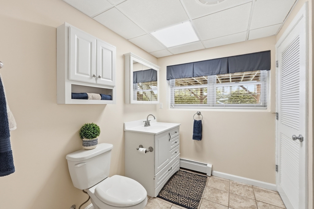 28 Nonquit Street Worcester, MA 01604 - Photo 24 of 42