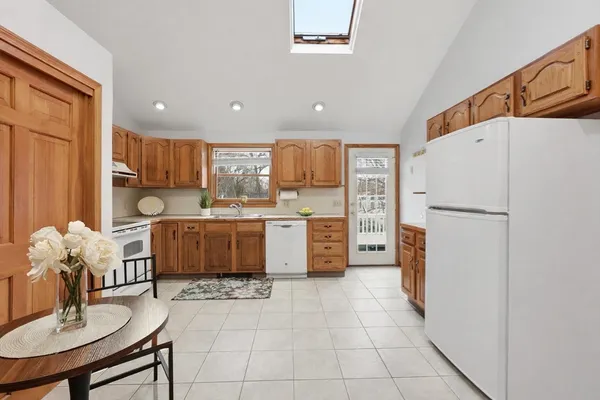 $780,000 | 28 Nonquit Street, Worcester, MA 01604