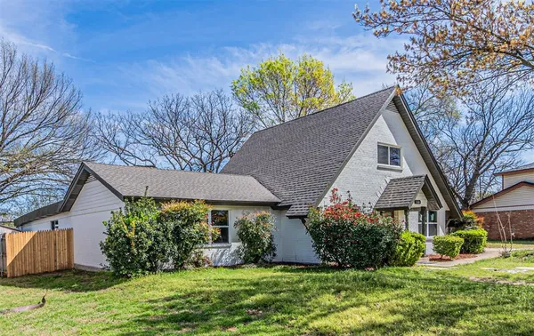 $429,900 | 1160 Harrison Lane, Hurst, TX 76053