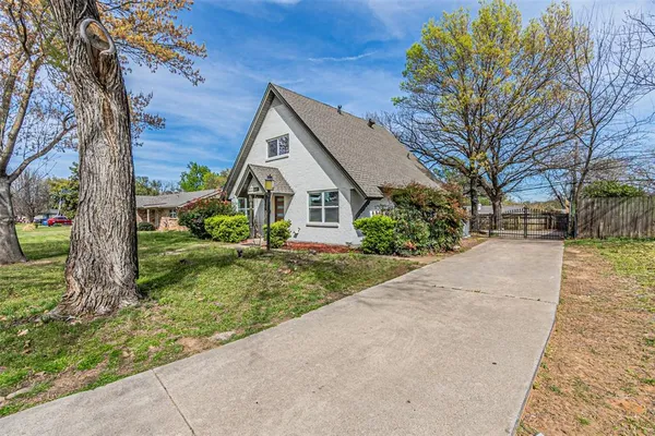 $429,900 | 1160 Harrison Lane, Hurst, TX 76053