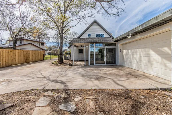 $429,900 | 1160 Harrison Lane, Hurst, TX 76053