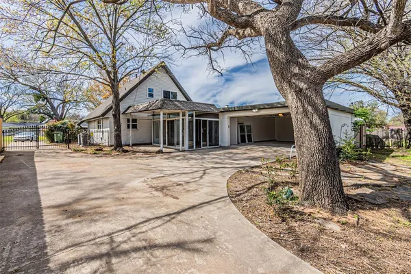 $429,900 | 1160 Harrison Lane, Hurst, TX 76053