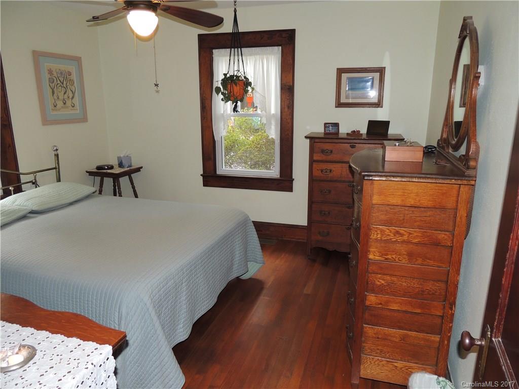 182 Bennett Road Candler, NC 28715 - Photo 13 of 24 Gallery Image 13
