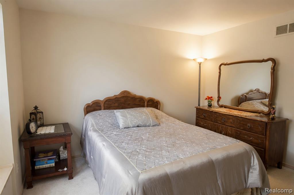 1305 Kings Pointe Road Grand Blanc, MI 48439 - Photo 69 of 71 Gallery Image 69