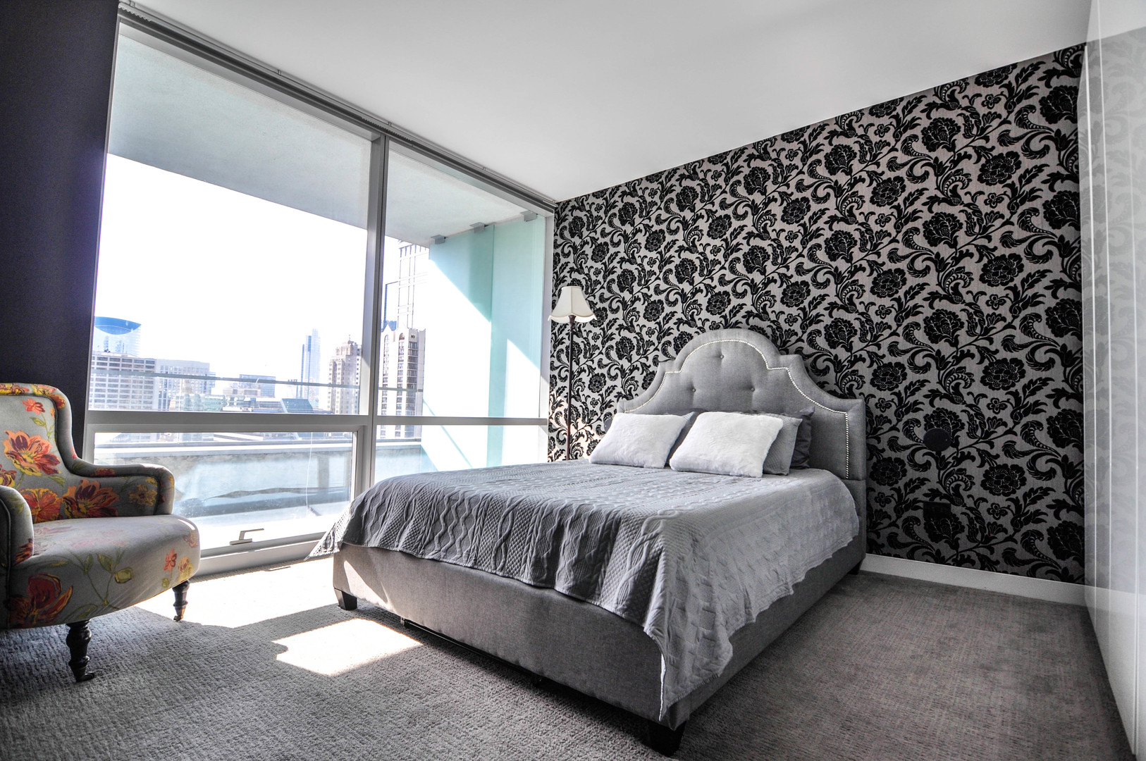 8 East Randolph Street, Unit 2807 Chicago, IL 60601 - Photo 11 of 37 a bedroom with a bed and a window